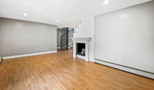 7 Azalea Ln, Peabody MA 01960-4602 exterior