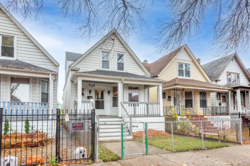 2317 Tripp Ave, Chicago IL  60639-3613 exterior