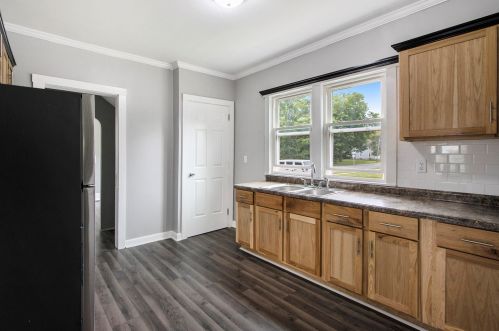 328 Michigan Ave, Three Rivers MI 49093-1126 exterior