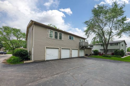 811 Gael Dr, Joliet IL 60435-2975 exterior