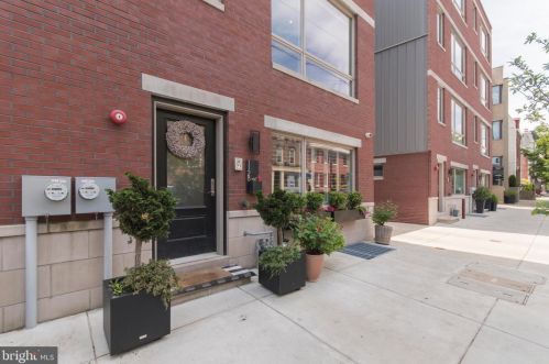 112 Christian St, Philadelphia PA  19147-4218 exterior