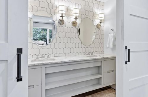 1856 Colland Dr, Atlanta GA 30318-2604 exterior