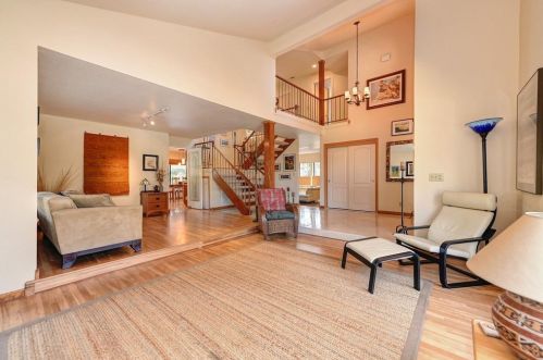 9811 Blue Lk Dr, Folsom CA 95630-1909 exterior