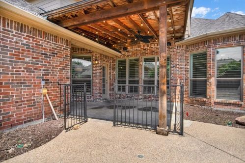 1751 Sagebrush Dr, Frisco TX 75033-7648 exterior