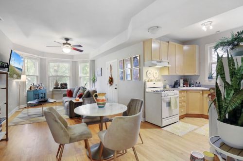 3429 Oakley Ave, Chicago IL 60608-6027 exterior