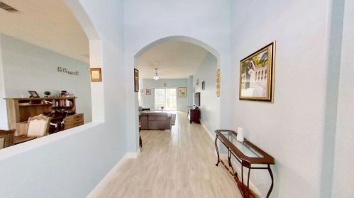 898 Curtis St, Fort Pierce FL 34983-1935 exterior