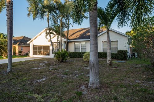 3486 Fashoda St, Fort Pierce, FL 34953-4642