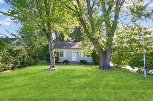 45 Old King St, Enfield, CT 06082-5542