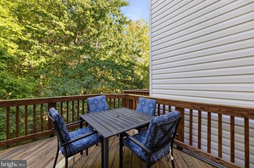 7585 Great Swan Ct, Alexandria VA 22306-2275 exterior