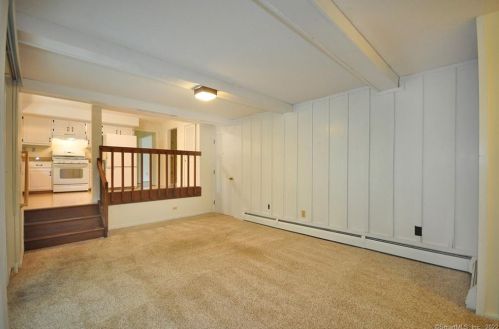 51 Lincoln Way, Windsor CT 06095-3545 exterior