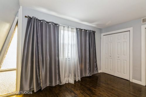 9207 Kedzie Ave, Chicago, IL 60805-1612