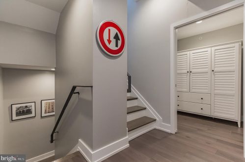 307 Green St, Philadelphia PA 19130-3914 exterior