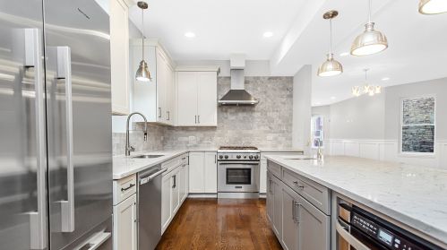 2317 Addison St, Chicago IL 60618-6042 exterior