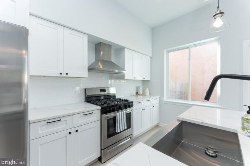 1122 26 St, Philadelphia PA 19121-4636 exterior