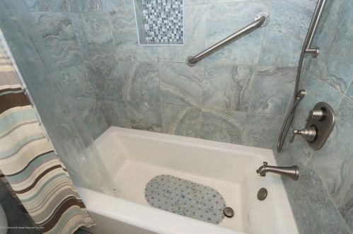 21 Dover Ave, Lavallette NJ 08735-2704 exterior