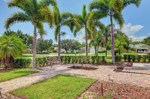 2601 Serenity Cir, Fort Pierce FL 34981-5048 exterior