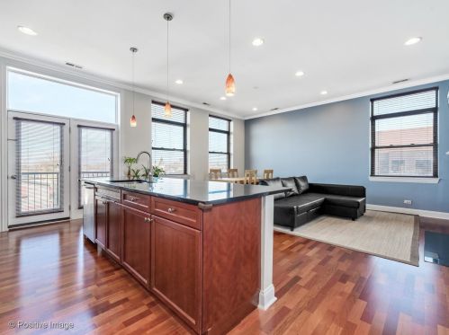 1908 Irving Park Rd, Chicago, IL 60613-3299