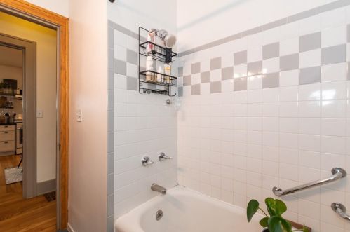 1513 Main St, Kalamazoo MI 49006-3104 exterior