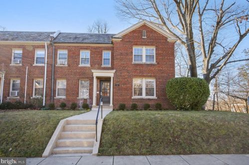 2236 40th Pl, Washington, DC 20007-1695