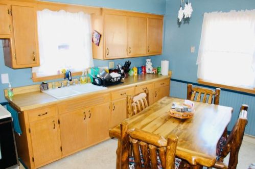 3810 25th St, Milwaukee, WI 53206-1401