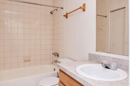 5150 Sunridge Palms Dr, Tampa FL 33617-1427 exterior