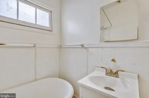 258 16 St, Washington DC 20011-2864 exterior