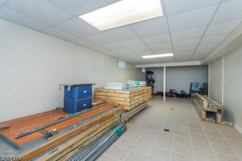 11 Chadd Ct, Parsippany NJ 07054-2950 exterior