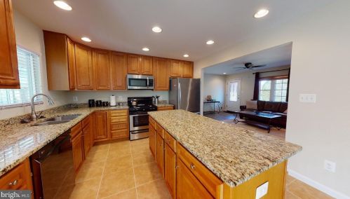 7500 Fordson Rd, Alexandria VA 22306-2222 exterior