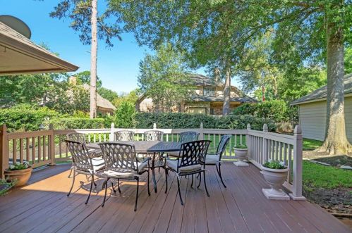 240 Edgewood Dr, Montgomery TX 77356-8408 exterior