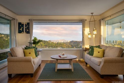 1172 Kaumailuna Pl, Honolulu, HI 96817-1516