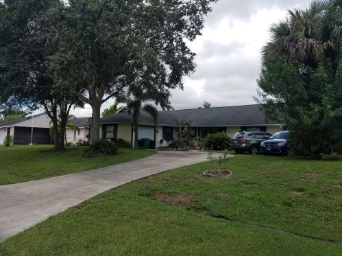 233 Walters Ter, Fort Pierce FL 34983-3733 exterior