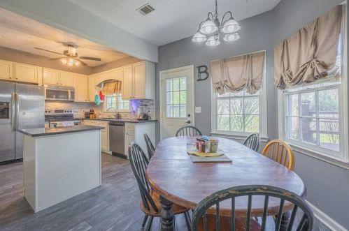 2802 Emerson Lake Dr, Lithonia GA  30078-6642 exterior