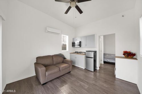 1229 13th Ave, Phoenix AZ 85007-4138 exterior