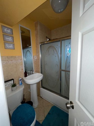 757 Shannon Ave, Perth Amboy NJ 08861-1630 exterior