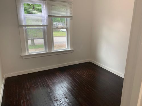 1880 Jarman St, Meskegon MI 49442-5735 exterior