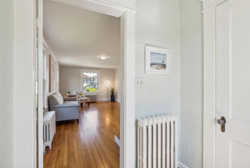 33 Massachusetts Ave, Portland ME  04106-6021 exterior