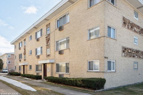 5223 East River Rd, Chicago IL  60656-1023 exterior