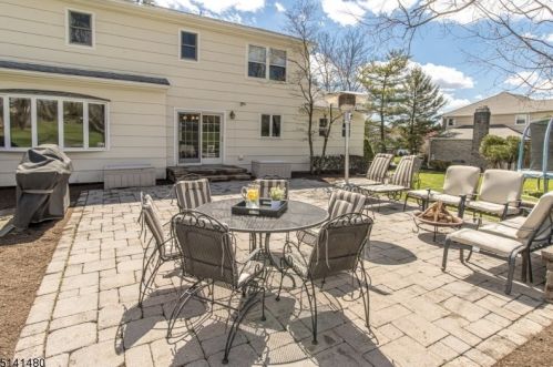 10 Greensview Dr, Scotch Plains NJ 07076-2708 exterior