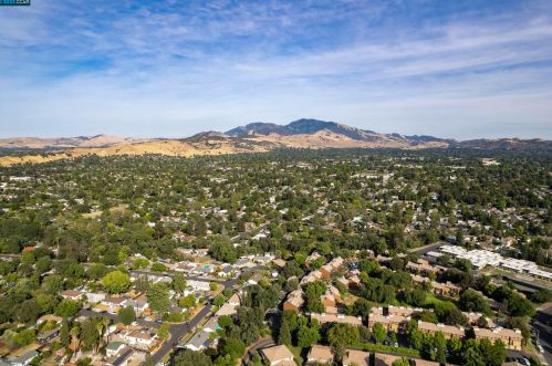 1030 Orange St, Concord CA  94518-3716 exterior