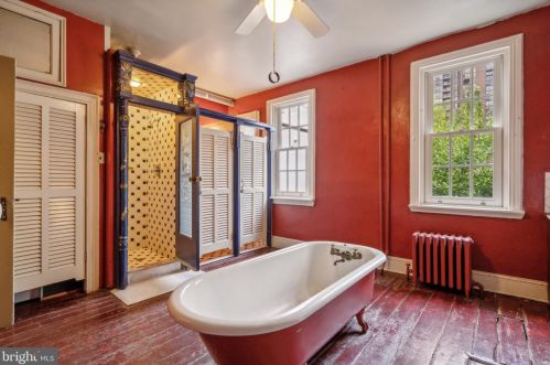 515 Delancey St, Philadelphia PA 19106-4105 exterior