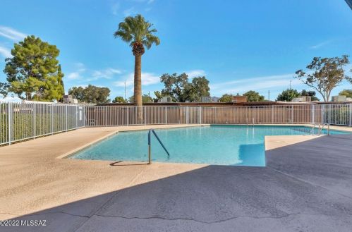 7780 Kenyon Dr, Tucson AZ 85710-4445 exterior