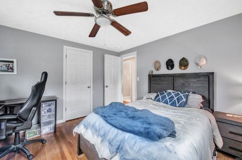 19 Burnham St, Enfield CT 06082-6102 exterior