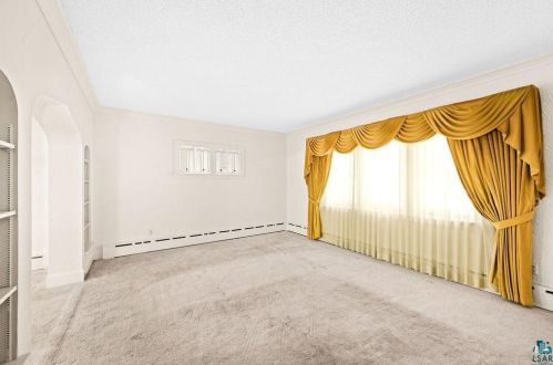 1064 Chester Park Dr, Duluth MN 55812-1138 exterior