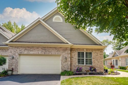 1427 White Oak Ln, Bull Valley IL 60098-6412 exterior