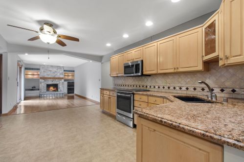 2231 Mallory Ave, Milwaukee WI 53221-4262 exterior