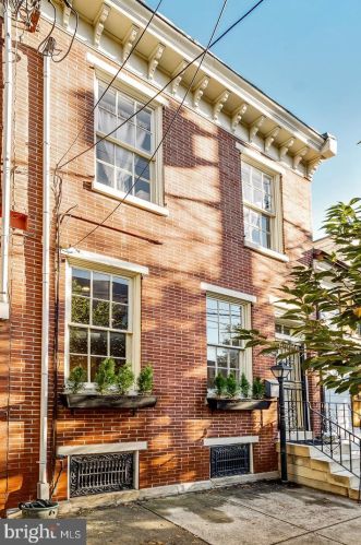 127 League St, Philadelphia PA  19147-4224 exterior