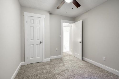 7058 Oakhill Cir, Austell GA 30168-6856 exterior