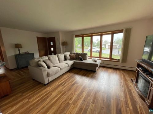 123 Northfield St, Duluth, MN 55803-1944