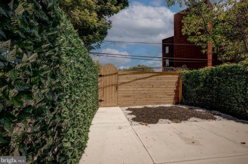 1025 51st St, Philadelphia PA  19143-4213 exterior