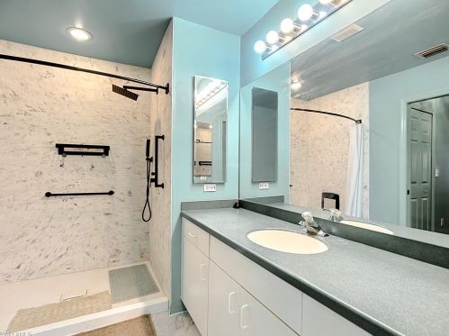 270 18 St, Naples FL 34117-9453 exterior